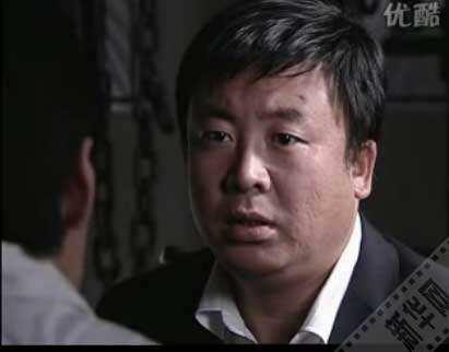 通緝犯出逃改頭換面變身知名演員！曾因《潛伏》榮獲國劇盛典最佳男配角