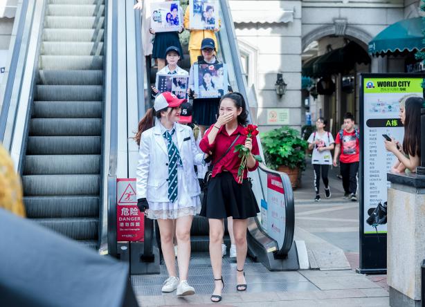 網友爆料LOCKLOVE求婚鉆戒助攻最火吃雞求婚成功