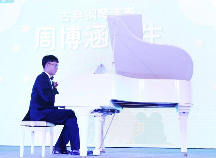  “愛，讓孤獨的星星璀璨閃耀”唯兒諾公益活動