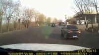 監控實拍：缺德司機逆向超車 一路狂奔 撞飛面包車 太慘烈...
