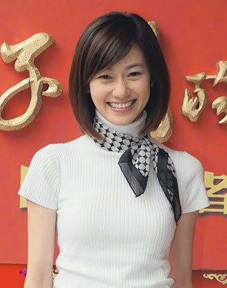 妻子們的戰(zhàn)爭  江宏恩(中)戲里周旋在陳仙梅和周幼婷之間