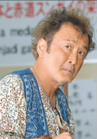 吉田鋼太郎