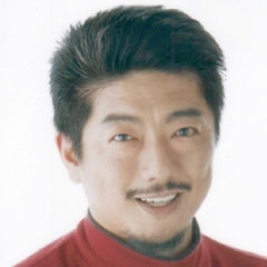 -飾克克魯的爸爸石井康嗣、李銚