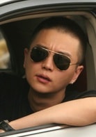 王偉男