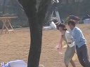 《金大班》探班_22009.02 月如在草地上和金兆麗的談情說愛追逐跑跳