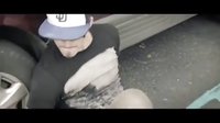 老外拍攝的激烈粉筆槍戰短片