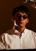 張震