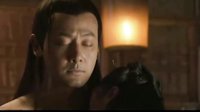 美女本來一心只想著為帥哥療傷，卻沒想到后來兩個人竟滾到了床上