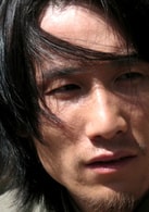 亓亮 
