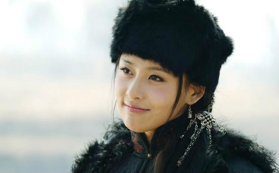 鏢門  賈青飾演路遙婷