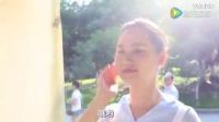 被美女倒追，他卻不屑的對著美女吐口水！
