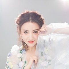 周庭伊?