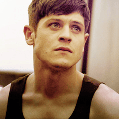 伊萬·瑞恩/Iwan Rheon