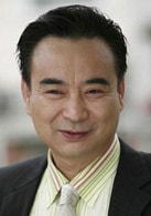 岳躍利