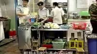 炊事班的故事：文書說班里要來兩個女大學生實習，炊事班樂壞了。