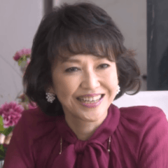 賀來千香子