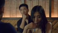 相親現場，大胸美女愛勾搭屌絲，純妹子遭強吻！《瘋狂直男》