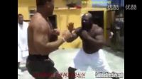 “街頭霸王”金波的一場街頭野架、暴力血腥的場面。