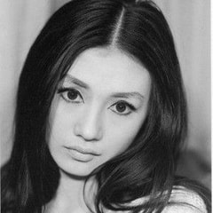 加賀真理子