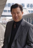何偉