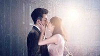 《一念向北》開播 劉愷威張儷雨中纏綿吻戲