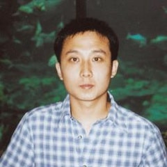 李亮