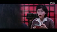 美人計；哥們被美女騙去搶銀行，結(jié)果自己竟然不知道。