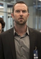 蘇利文·斯坦普萊頓 Sullivan Stapleton