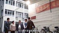 《俺娘田小草》喜鳳挖河沙被抓 二順求救