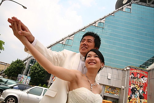 《歡喜來逗陣》劇中張宇與六月的婚紗照