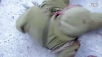 禽獸日本兵大白天侮辱少女 八路軍發(fā)現(xiàn)后直接斃掉鬼子命根子