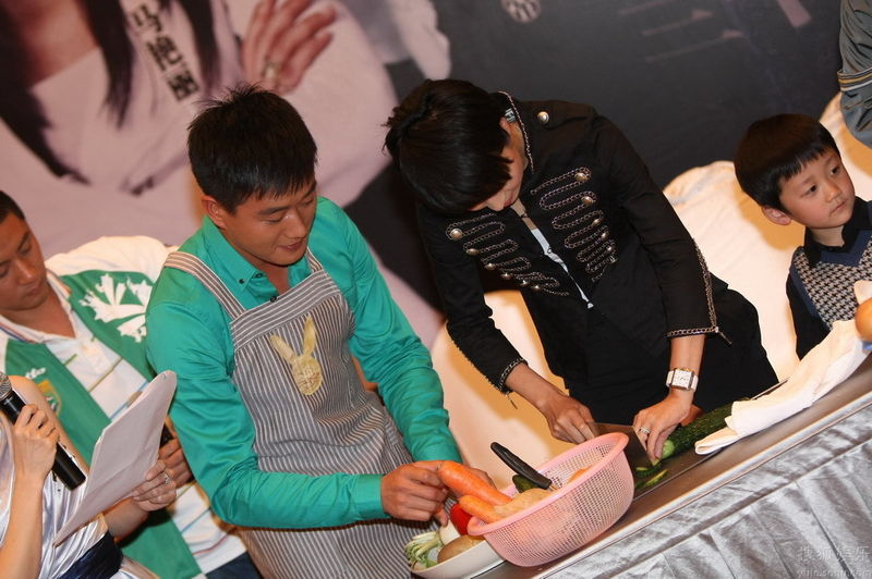 http://www.omega3-ala.com/pics/default/download/9c5d4f180f7333fe4834575d5afff0bc.jpg