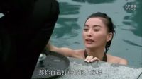 美女老板游泳腳抽筋，帥小伙員工雄救美，帥小伙機(jī)會來了