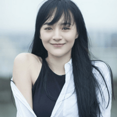 李依伊