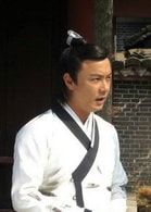 張衛健