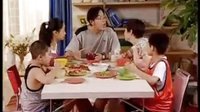 《家有兒女》媽媽給小雪開小灶，劉星小雨吃醋酸話連篇