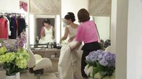 《因?yàn)槭悄悴畔矚g》宮子恐婚反應(yīng)大 拍婚紗照受煎熬