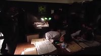 《浴血記者》冷言的早滬報被砸