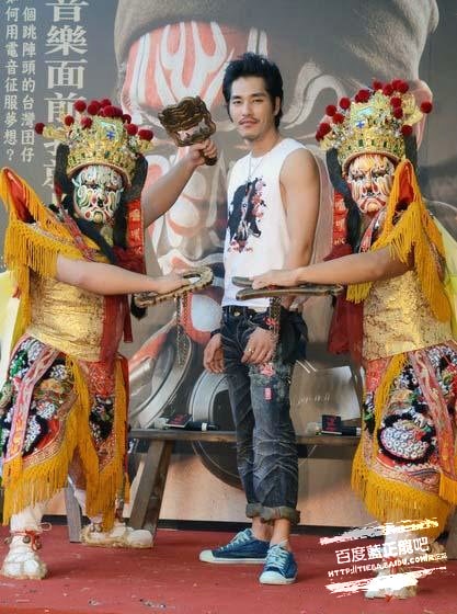 http://www.omega3-ala.com/pics/default/download/c9a33d5767e46e10bae672db83057c18.jpg