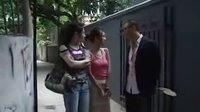 兩美女跟蹤黑社會老大孫紅雷，真是男人不壞女人不愛！