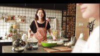 《我是杜拉拉》曝花絮 女漢子戚薇下廚變身搞笑主婦