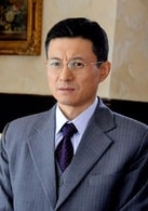 任偉