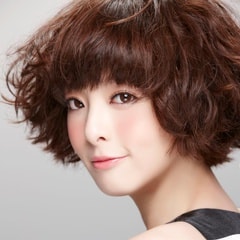 李依瑾?