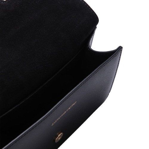 Alexander McQueen/亞歷山大麥昆牛皮材質金屬字母裝飾女士單肩斜挎包,439447DN10G 1000 WOMEN BAG