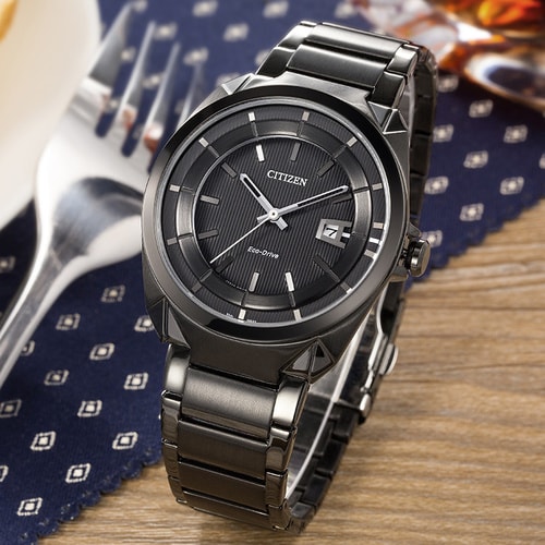 Citizen/西鐵城光動(dòng)能表圈吸光男表“黑眼睛”AW1015-53E